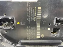 Módulo SAM Trasero Mercedes W204 Caja de Fusibles OEM A2049005601