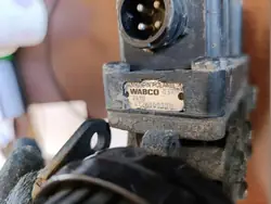 Válvula ECAS suspensão ar OEM 22 para MAN TGL/TGM