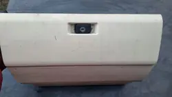 OEM 701857095 Matkustajan hansikaslokero VW Transporter T4