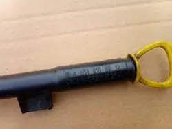 Vareta de óleo Mercedes OEM A6510108912 - Usado