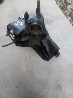 Audi Luftfiltergehäuse OEM 8K0133835AD Gebraucht