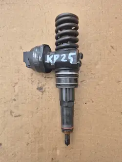 Pompe à injection VW Golf V 1.9 TDI OEM 038130073AG