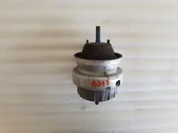AUDI A6 C6 Moottorin tuki 4F0199382B