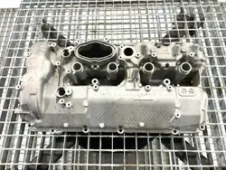 Tapa de válvulas OEM 8699194 para BMW G30 - Usado