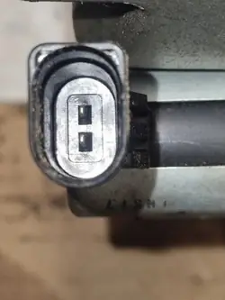 VW Kamföljarhölje OEM 03C103475BC - Begagnad