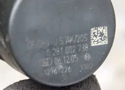 BMW X5 E70 Polttoainepaineen säätäjä OEM 0281002738