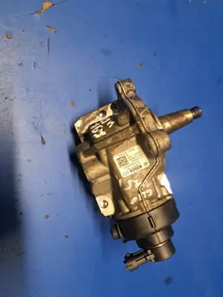 Ruiskutuspumppu OEM 0445010763 Renault Kangoolle