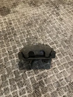 Chrysler 300C Oikea etujarrusatula