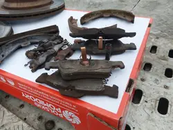 Disques et plaquettes frein arrière Mercedes W212 Classe E 30cm