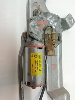 Achterruitwisser mechanisme links VW T4 701955717B