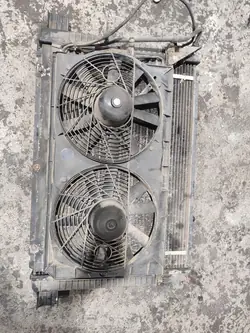 MERCEDES SL R129 SL500 V8 Radiateur d'eau 1295000103