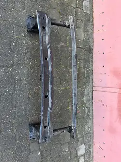 Etupuskuri vahvistus SKODA OCTAVIA IV 5E3807093C