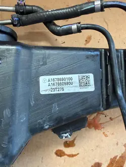 Mercedes GLE W167 spolarvätsketank OEM A1678690100