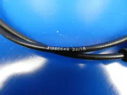 Cable del capó Volvo OE 31385849 - Usado