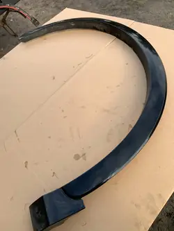 AUDI Q3 8U0 Vasen etulokasuojan lista