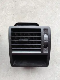 Grille d'aération latérale gauche OEM 7E0819203C VW T5