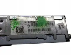 OEM 8200483757 CD-Radio für Renault Clio 3 (2005-2009)