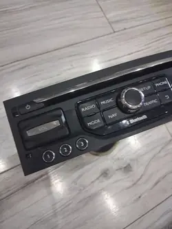 OEM 98067080XT Radio Navigation för Citroen C3 II DS3