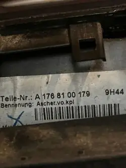 Aschenbecher Mercedes-Benz GLA W156 2015 OEM A1768100179