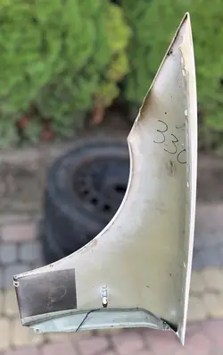 Höger framskärm vit BMW 3 E90 E91 OEM 41357135680