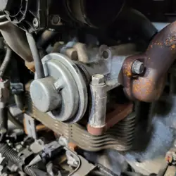 Soupape EGR Mitsubishi OEM ZAWÓR EGR 4N14 - Occasion