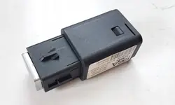 Prise USB Peugeot OEM 9831377180 - Occasion
