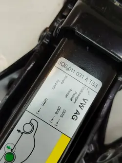 OEM 3Q0011031A Biljacks för VW Passat B8