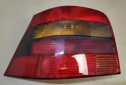 Vänster bakljus VW Golf IV 1J0 Hella