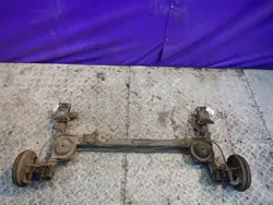 Poutre d'essieu arrière Fiat Uno OEM Zawada-278996-