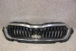 SKODA OCTAVIA IV 20-23 Grill 5E3807723