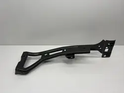 Suporte de para-lama dianteiro esquerdo Audi A5 F5 8W OEM 8W6821131B