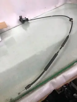 Cable cierre capó Ford OEM 4A492019 - Usado