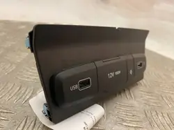 Prise USB Hyundai Tucson OEM 84630N7800 - Occasion