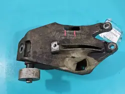 BMW Moottorin Kiinnike OEM 6864595 Vasen Puoli 2.0D
