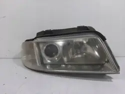 AUDI A4 B5 Sedán Lente Faro Derecho 8D0941004AK