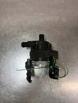 Vattenpump Renault Trafic III 2.0 DCI OEM 210100113R