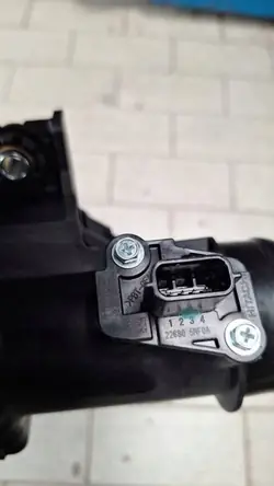 Luftfilterabdeckung OEM 165008735R für Renault