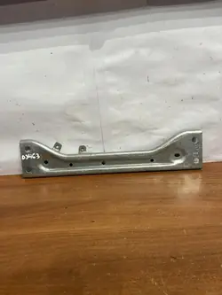 Pakoputken kiinnitys OEM D3463 VW Passat B8 2016
