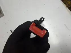 SEAT Leon 2 främre vänster bälteslås OEM 5P0857755F