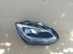 RECHTER KOPLAMP MERCEDES CKLASA W205 GEBRUIKT
