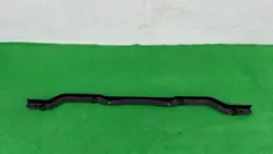 VW Caddy alustansuojan kiinnike OEM 2K5825205 KP6/C1JR