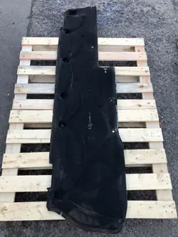 MERCEDES W218 Underbodsskydd Höger A2126100708