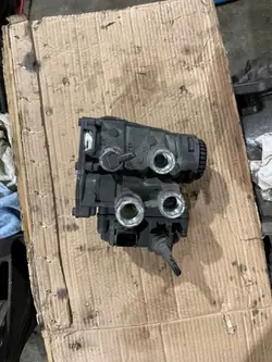 Bromsventil Mercedes Actros OEM A0014311213