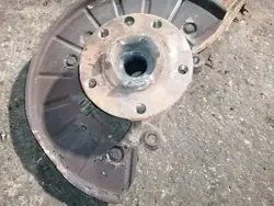 Moyeu de roue avant Audi Q7 7L0407258A côté droit