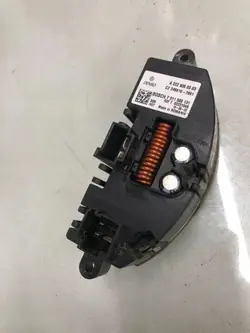 Relais de ventilateur de chauffage OEM A22290603 Mercedes-Benz