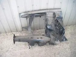 Audi A6 C5 97-04 Etu-Oikea Runkopalkki OEM LZ9U
