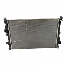 Käytetty vesijäähdytin OEM gj32-8005-bb Land Rover