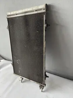 AC-Kondensator OEM 9686085780 für Peugeot 3008 (2009-2013)