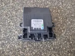 Mukavuusmoduuli OEM 1648200485 Mercedes-Benz M-Classille