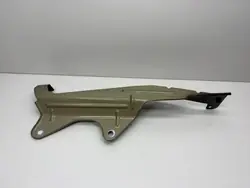 OEM 89A821470 fram höger stänkskärmsfäste